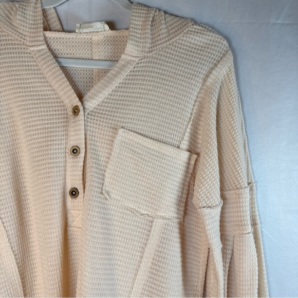 Elegant Cream Button Down Waffle Knit Top Size Medium NWOT - Picture 4 of 14